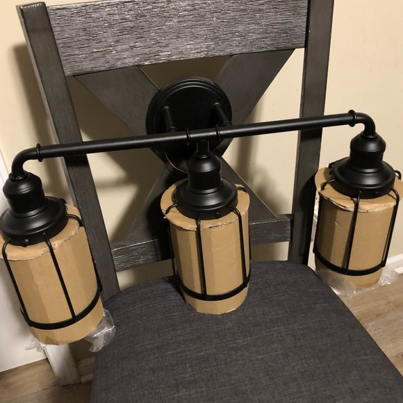 Ceiling lighting - Picture 9 of 9